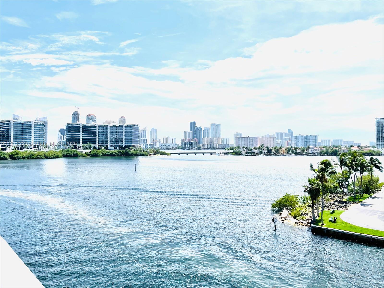 Condo for Rent in Aventura, FL