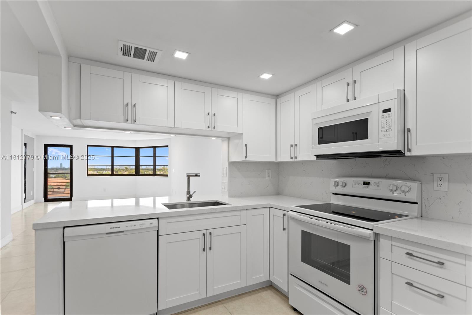 Residential, Miami, Florida image 15