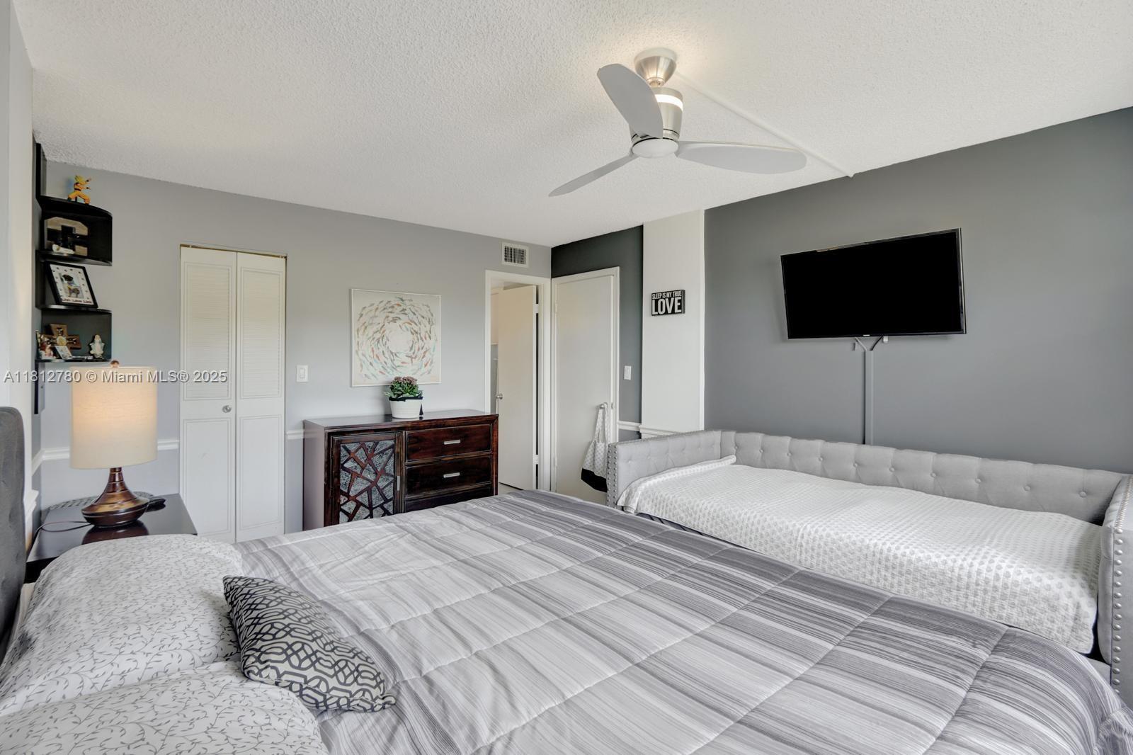 103 Royal Park Dr 3D