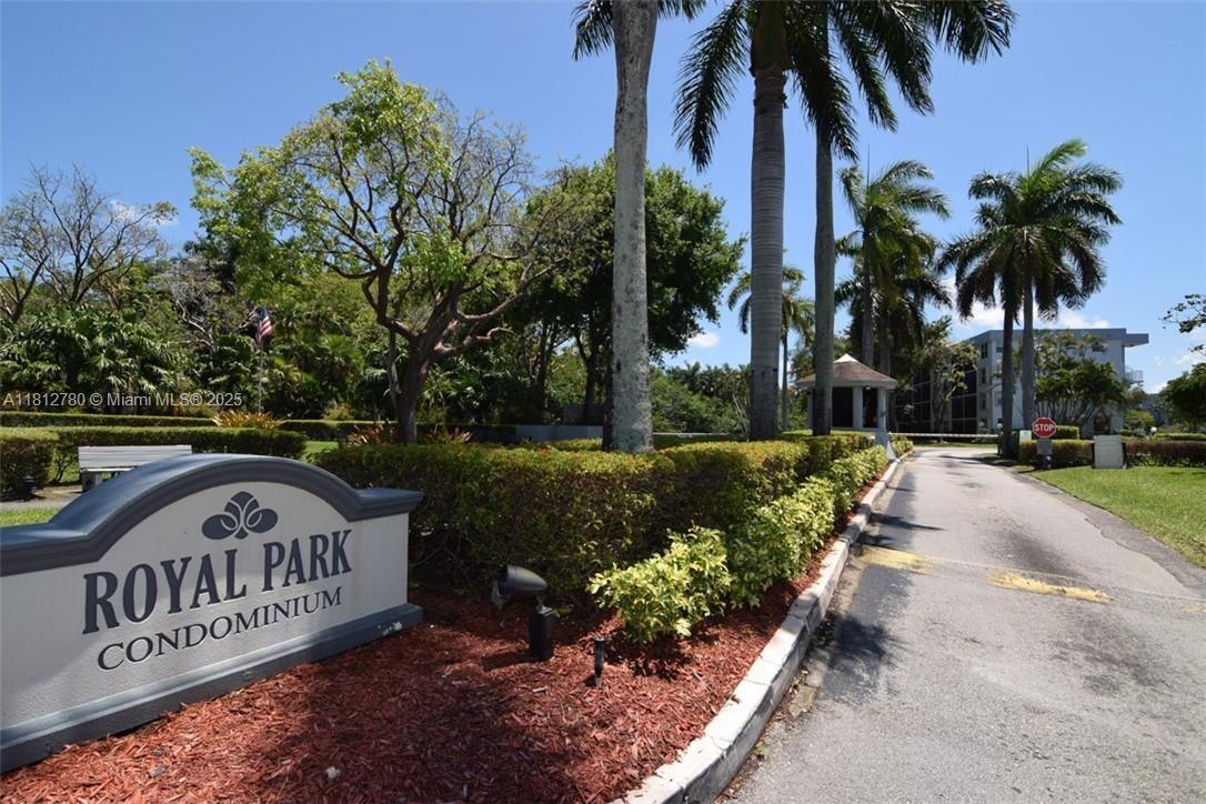 103 Royal Park Dr 3D