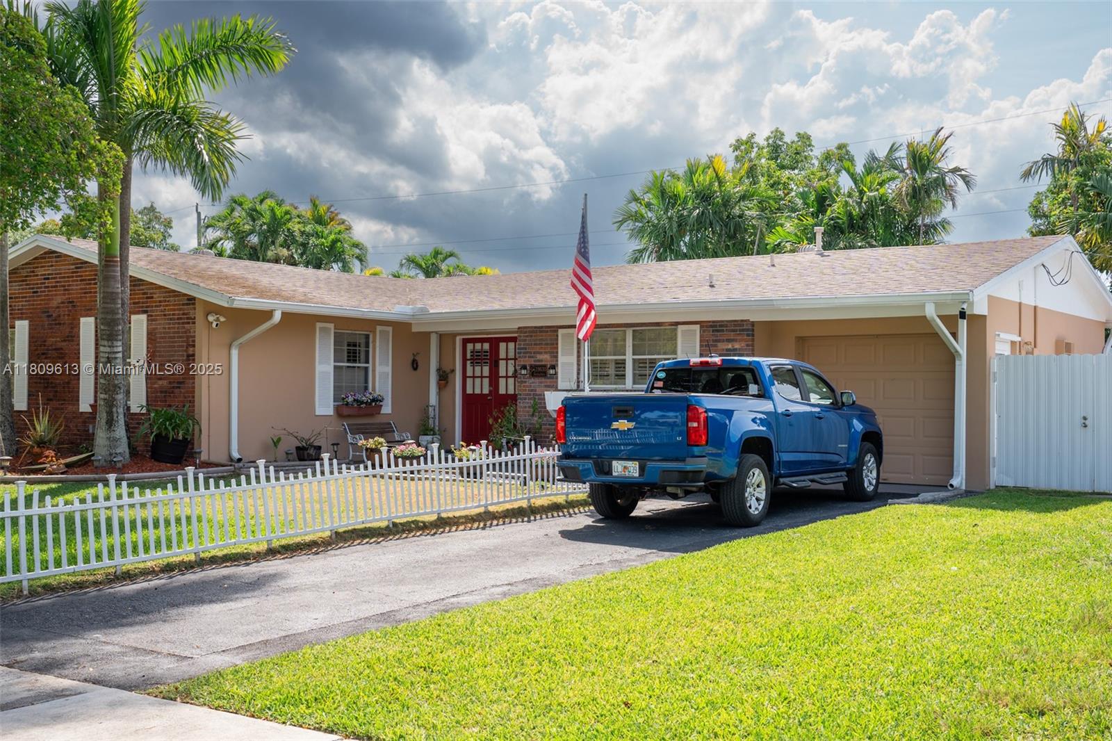 19630 Sterling Dr, Cutler Bay, Florida image 3