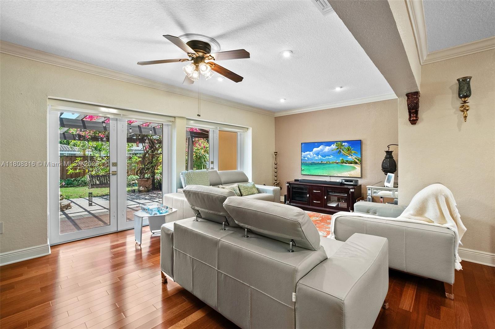 991 Dove Ave, Miami Springs, Florida image 16