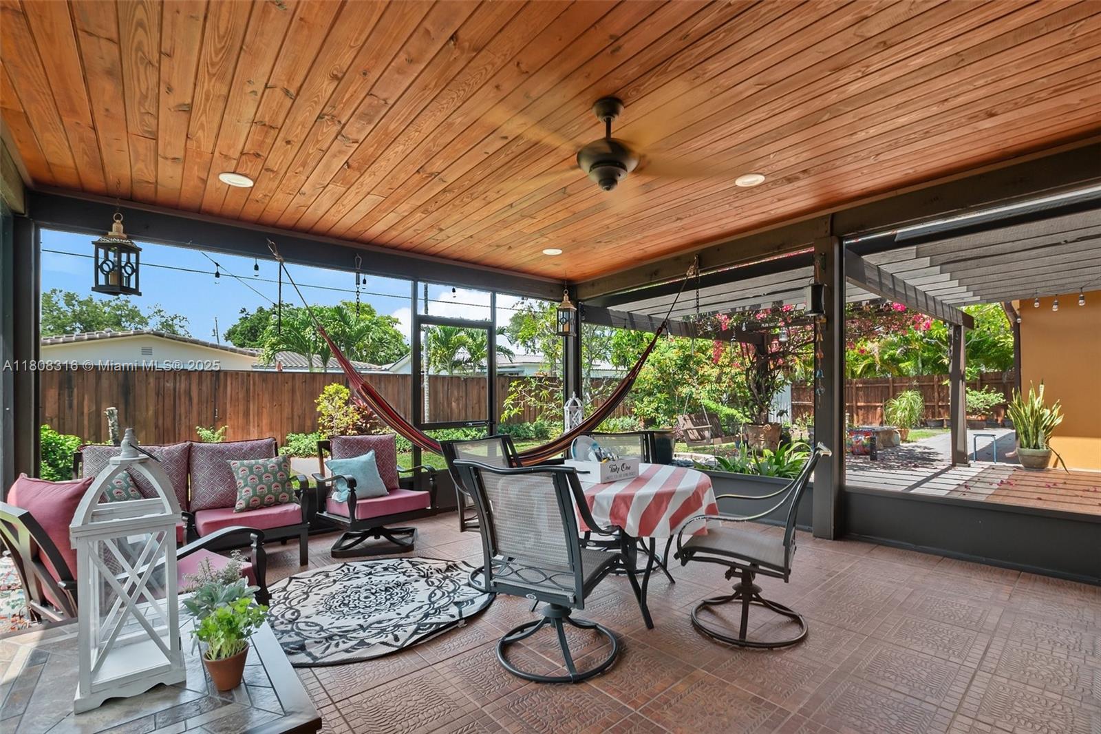 991 Dove Ave, Miami Springs, Florida image 29