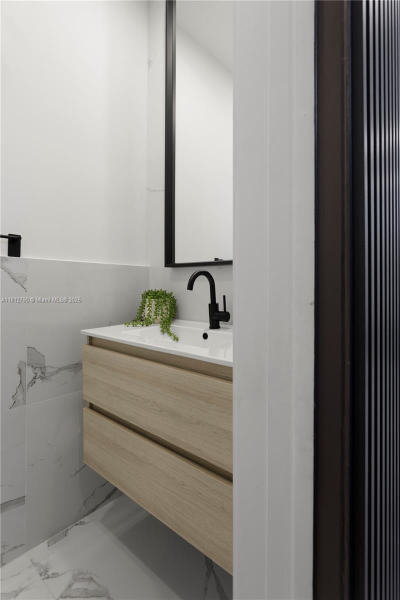 2320 SW 14th St, Miami, Florida image 31