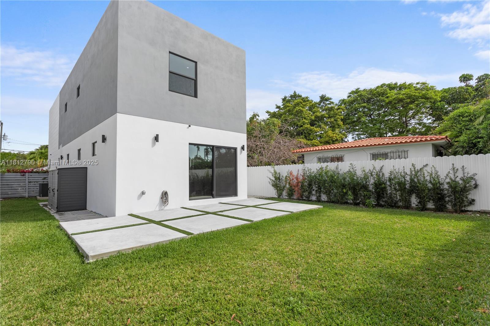 2320 SW 14th St, Miami, Florida image 36