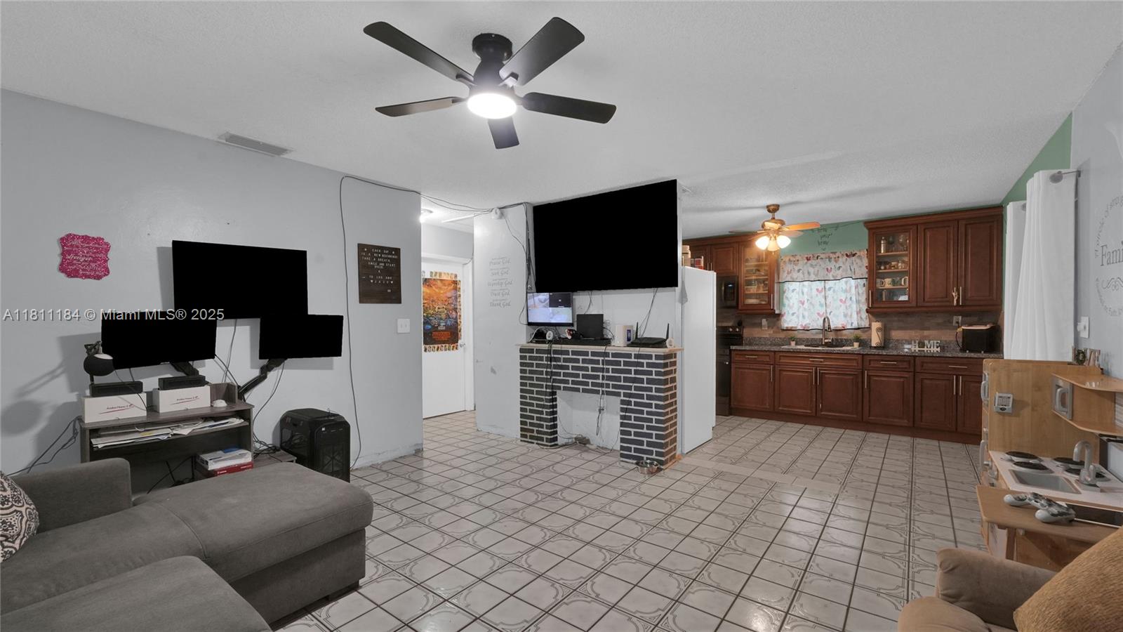 2286 SW 62nd Ter, Miramar, Florida image 9