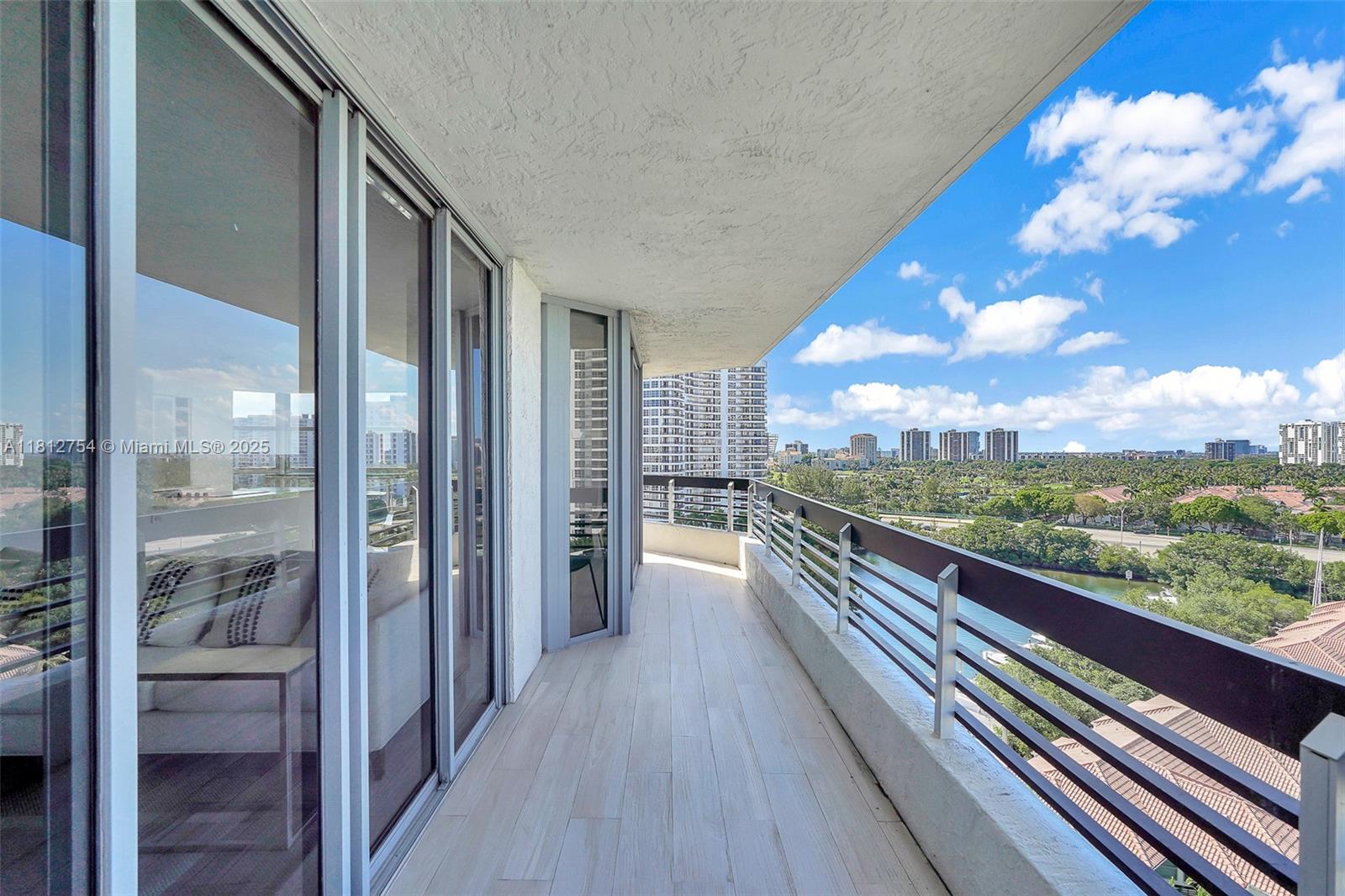 3530 Mystic Pointe Dr #1206, Aventura, Florida image 36