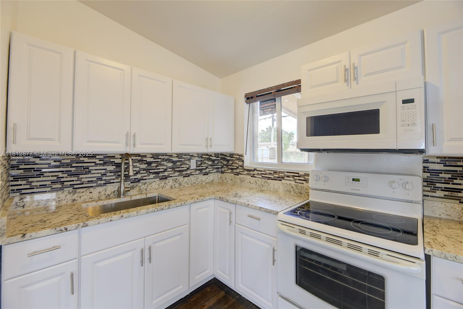 3710 SW 45th Ave, West Park, Florida image 11