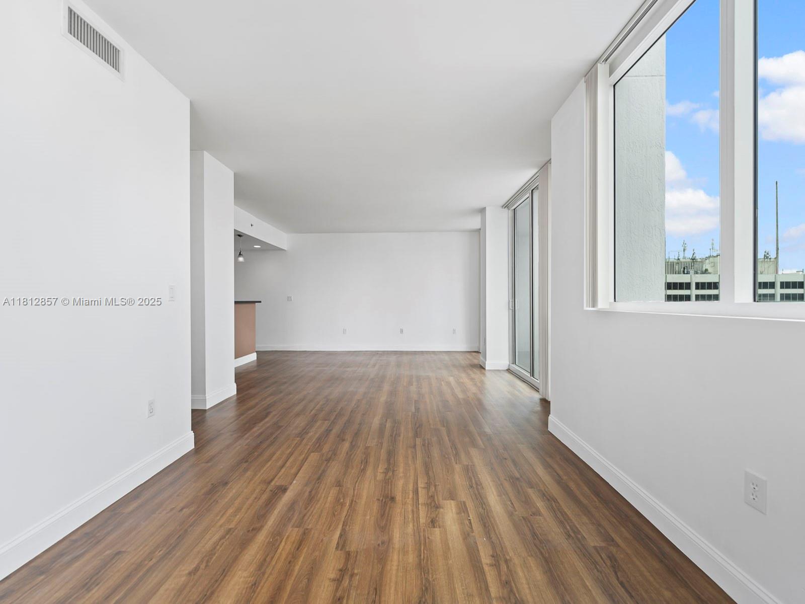 253 NE 2nd St #3108, Miami, Florida image 14