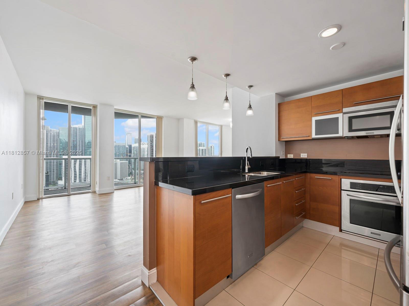 253 NE 2nd St #3108, Miami, Florida image 3