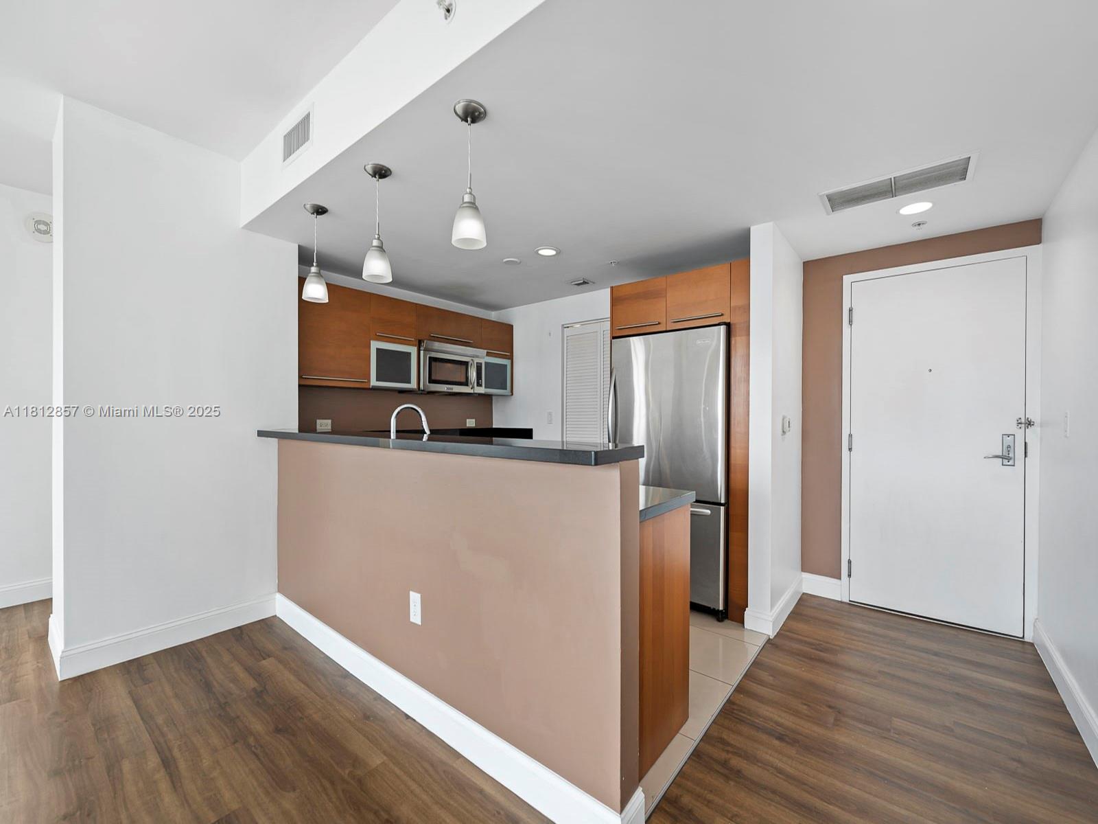 253 NE 2nd St #3108, Miami, Florida image 7