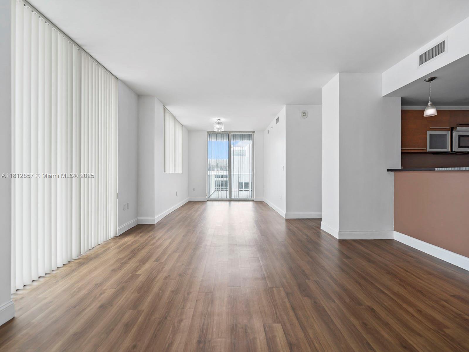 253 NE 2nd St #3108, Miami, Florida image 9