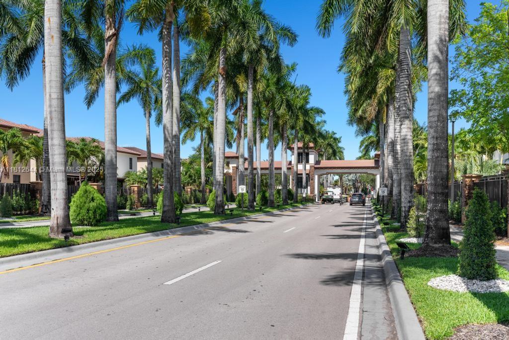 10023 89th Ter, Doral, Florida 33178