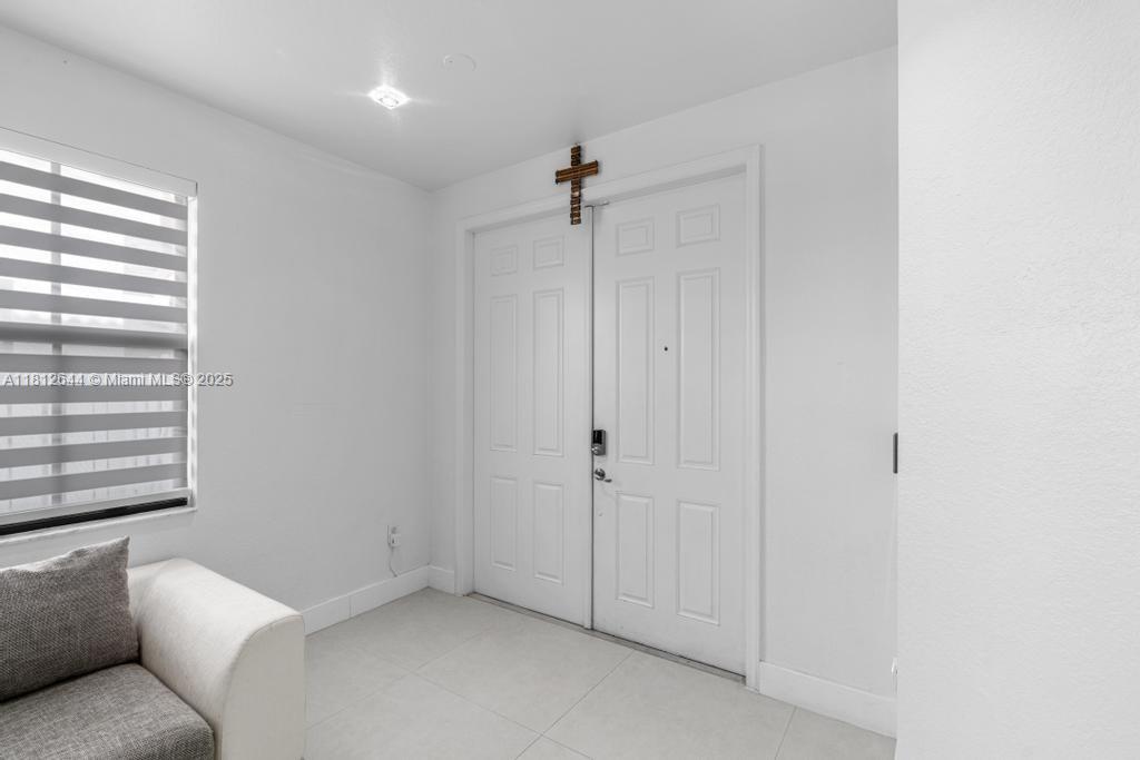 10023 NW 89th Ter, Doral, Florida image 6