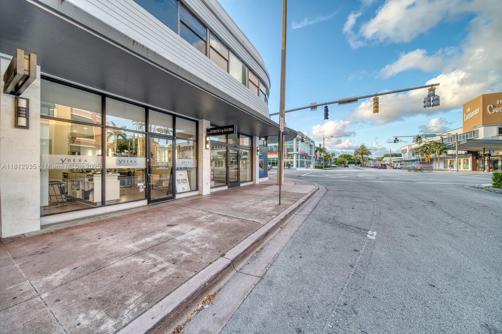 Full Service Beauty Salon On Sunset Dr & 57th Ave