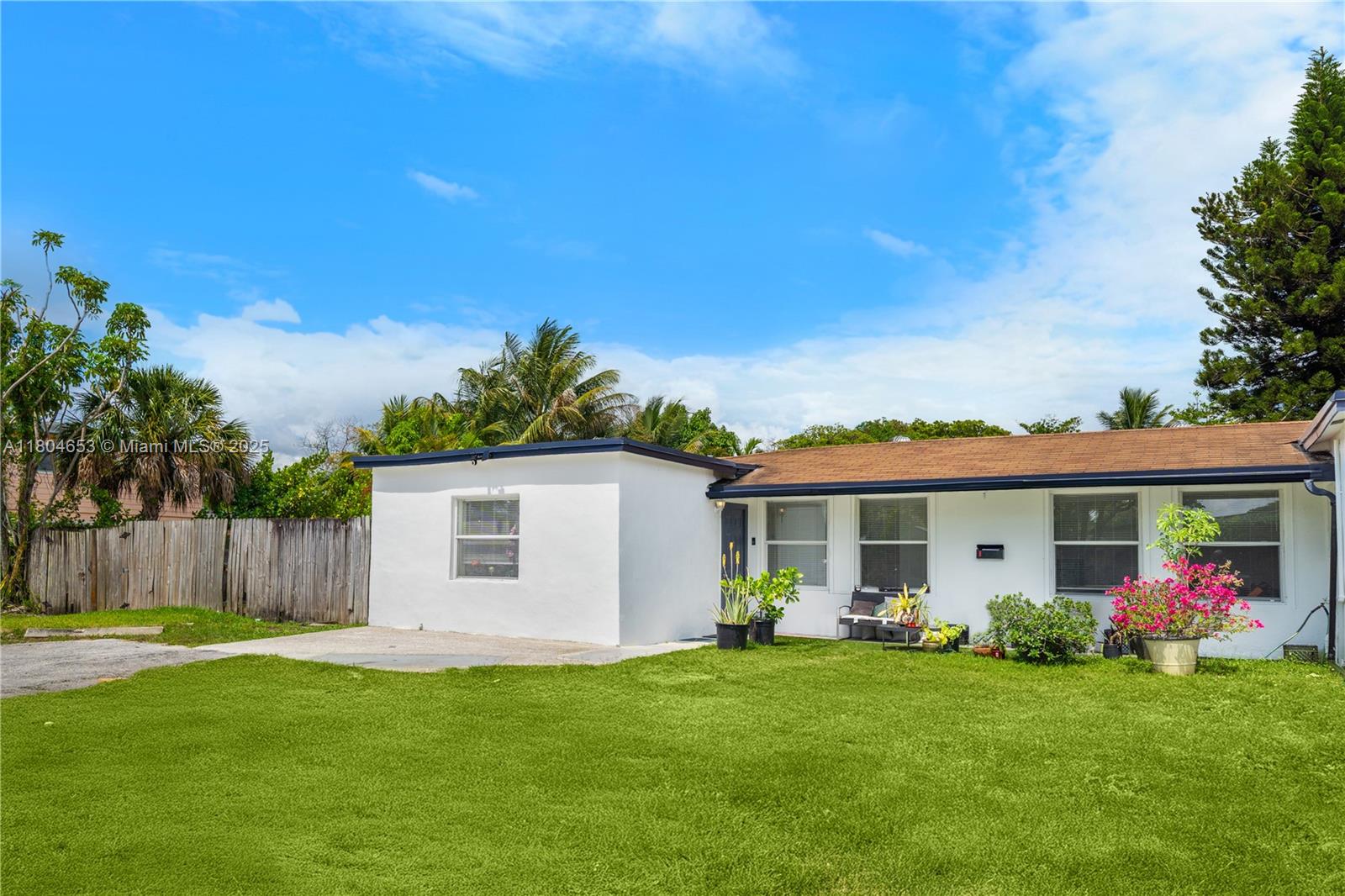 504 SW 5th Ave, Hallandale Beach, Florida image 17