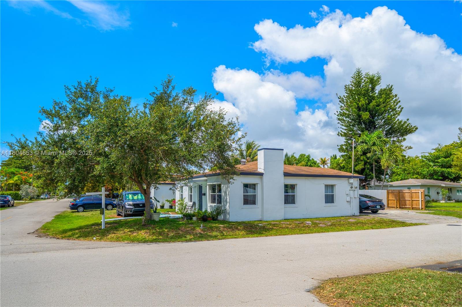 504 SW 5th Ave, Hallandale Beach, Florida image 3