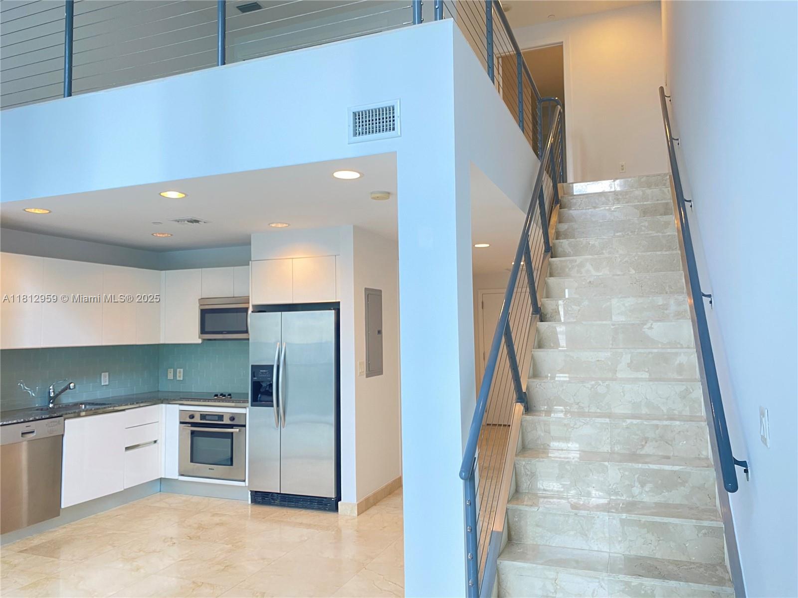 1060 BRICKELL AV #1009, Miami FL 33131