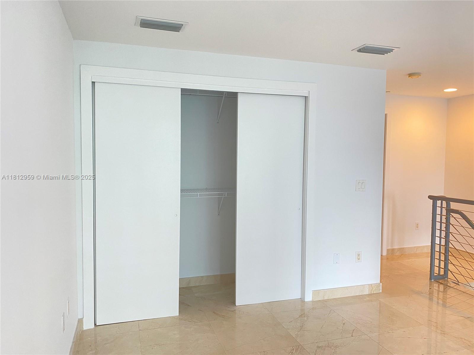 1060 BRICKELL AV #1009, Miami FL 33131