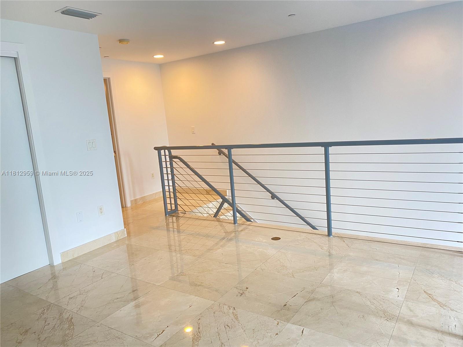 1060 BRICKELL AV #1009, Miami FL 33131