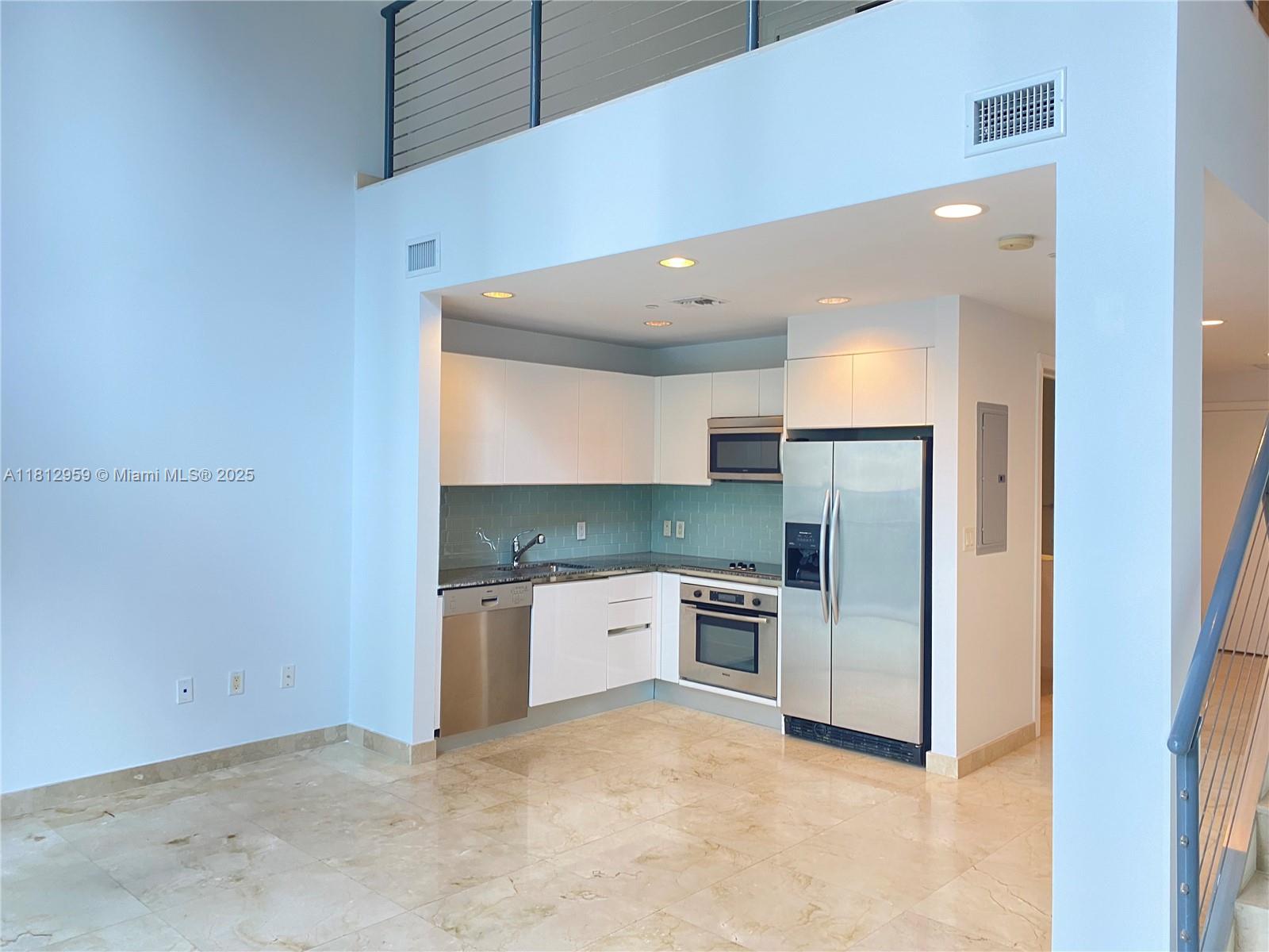 1060 BRICKELL AV #1009, Miami FL 33131