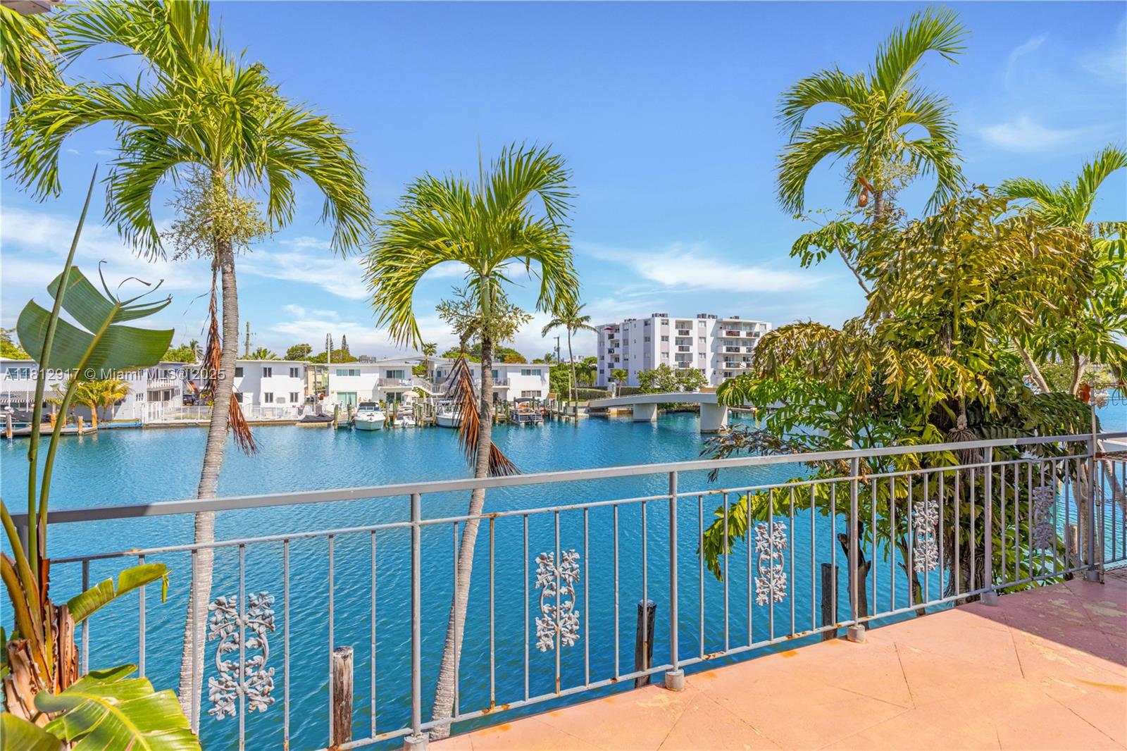 8040 Tatum Waterway Dr #12, Miami Beach, Florida image 2