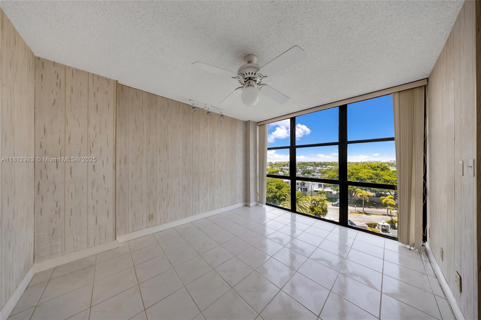 800 Parkview Dr #729, Hallandale Beach, Florida image 21