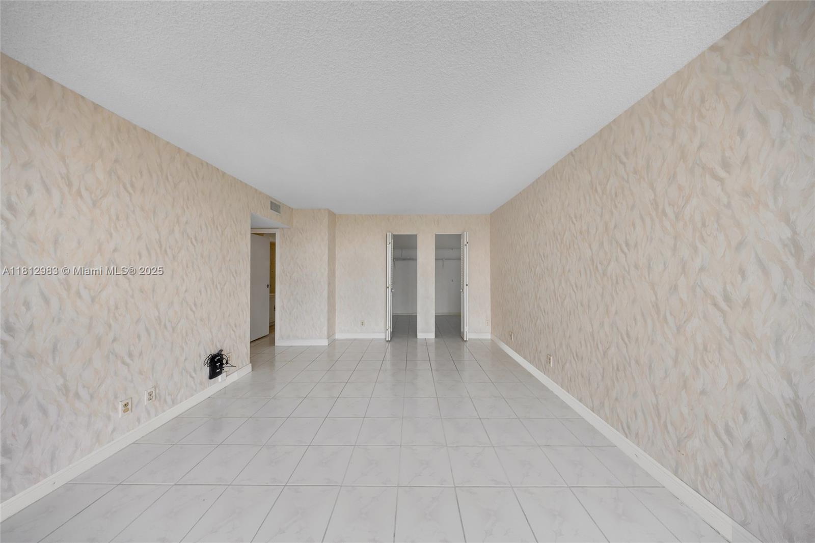 800 Parkview Dr #729, Hallandale Beach, Florida image 28