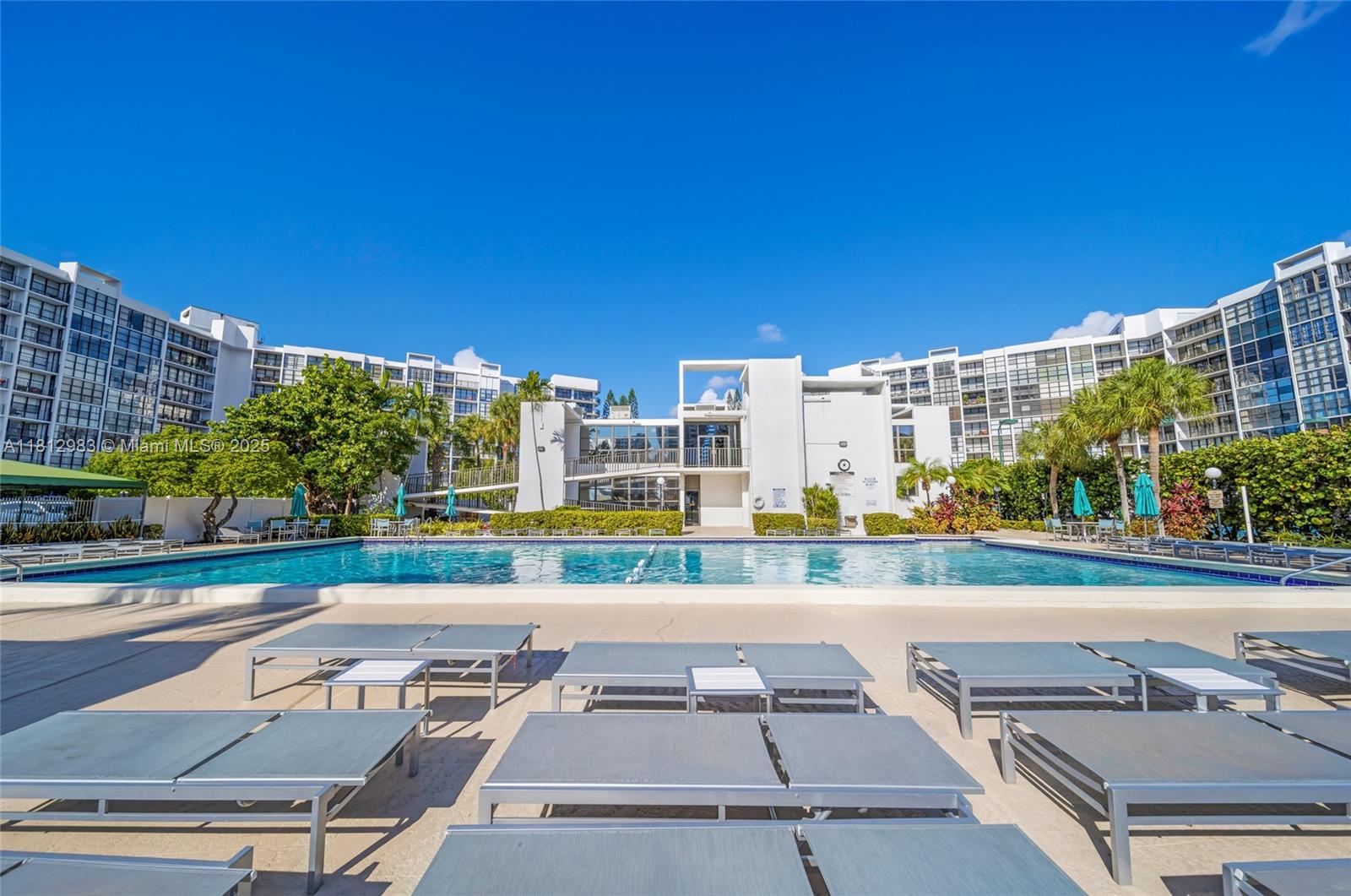 800 Parkview Dr #729, Hallandale Beach, Florida image 42