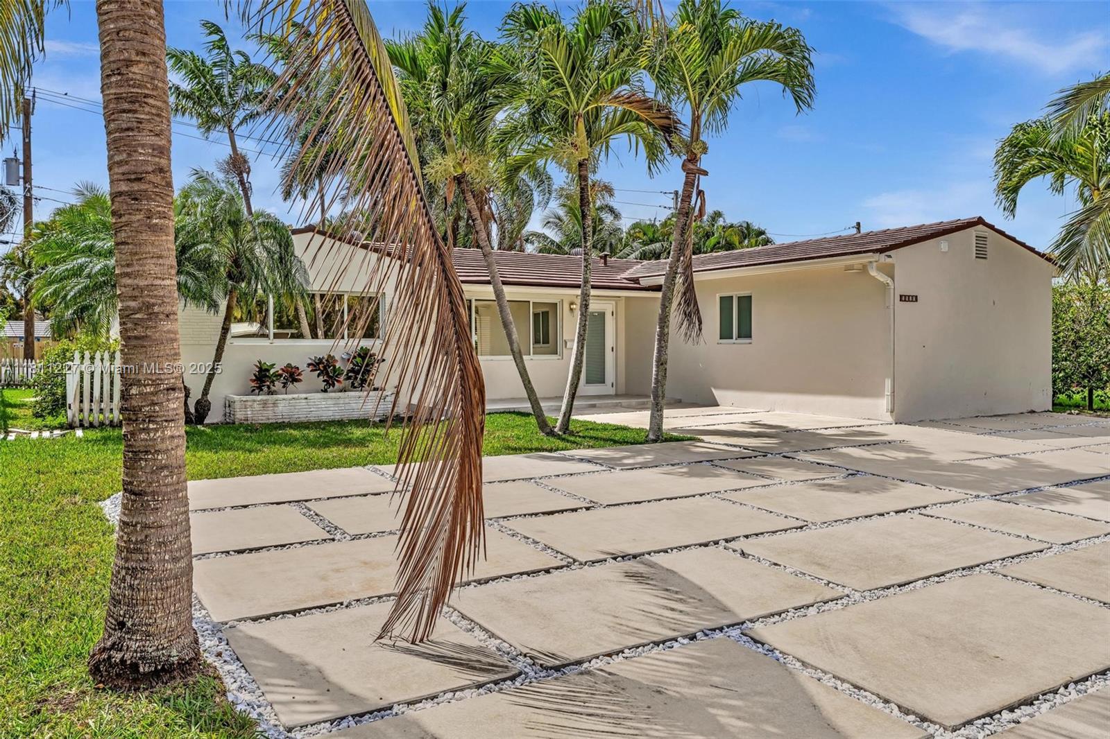 1510 Coolidge St, Hollywood, Florida image 2