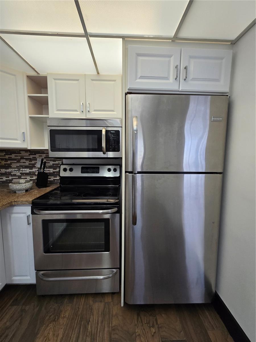 17890 W Dixie Hwy #302, Miami, Florida image 2