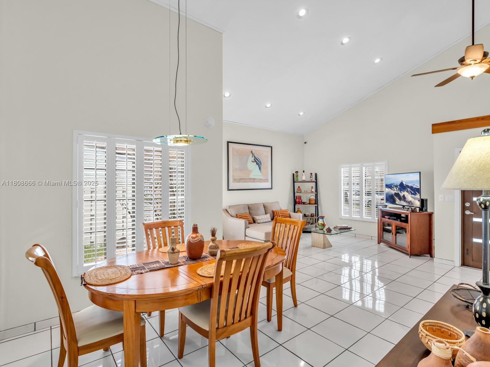 6566 NW 197th Ln, Hialeah, Florida image 18