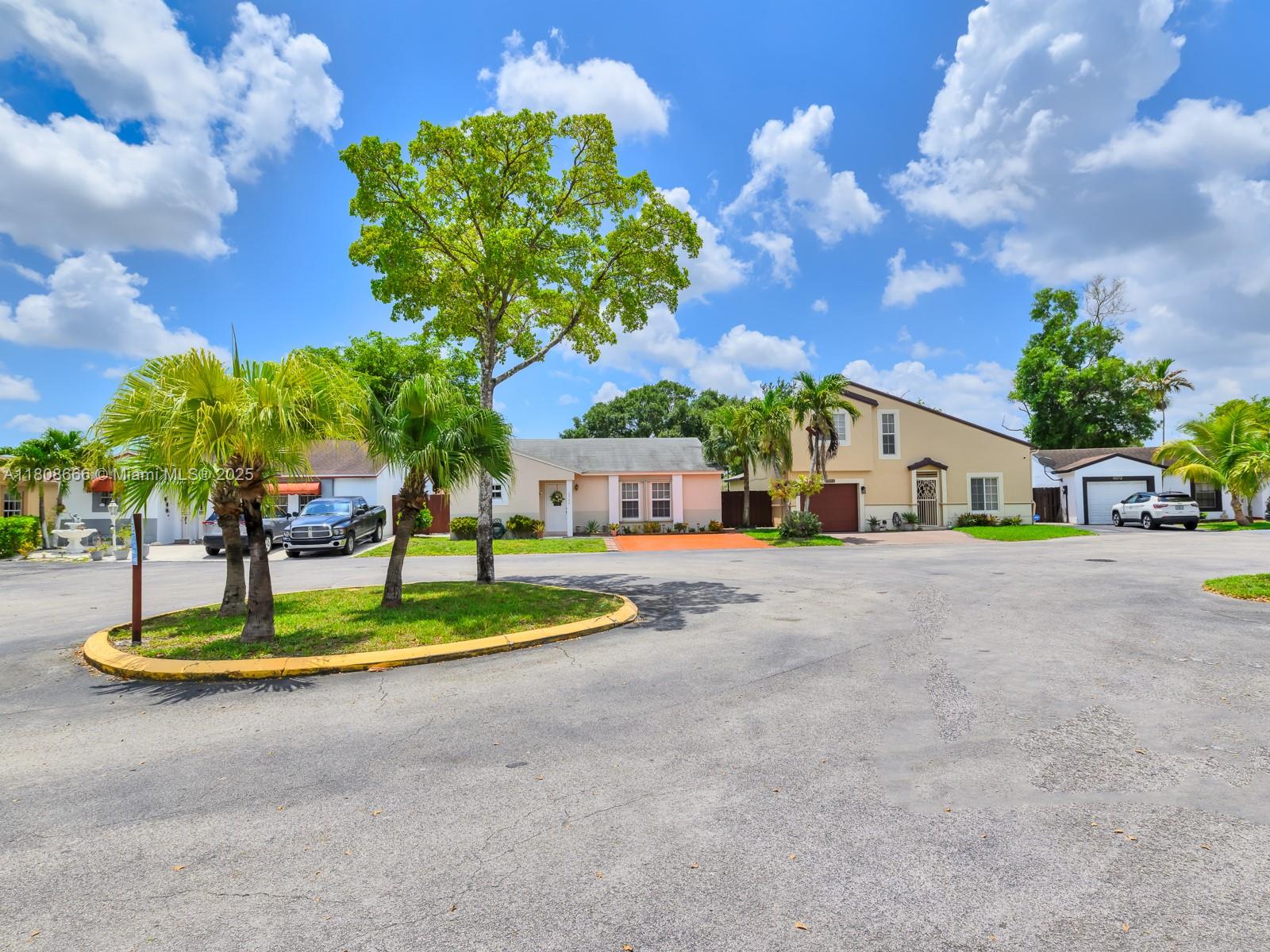 6566 NW 197th Ln, Hialeah, Florida image 40