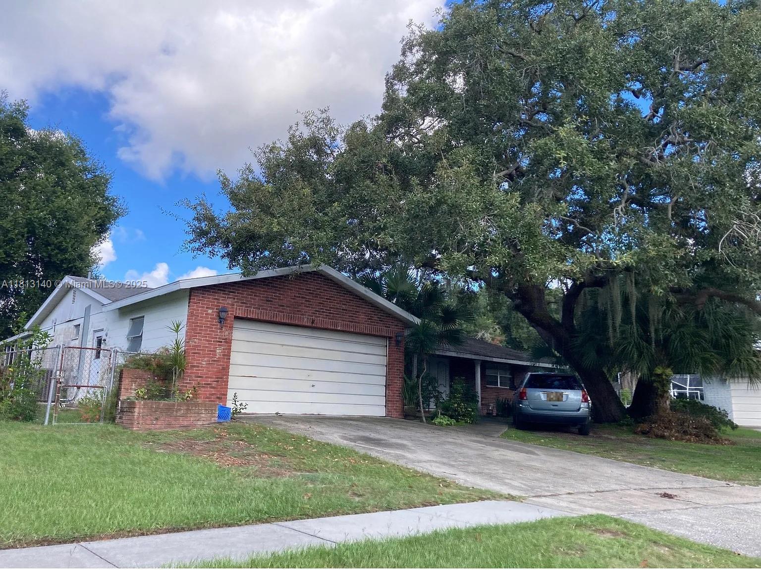 720 Sailfish Drive, Brandon, Florida image 2