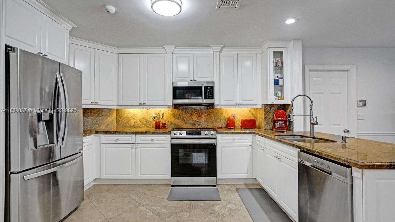 2092 Island Cir, Weston, Florida image 19