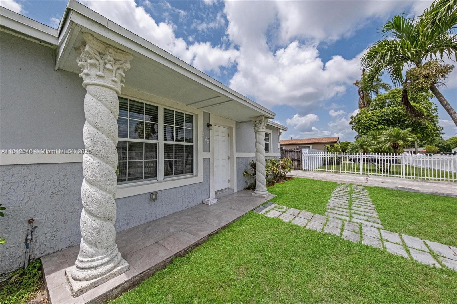 610 Snowden Dr, Lake Worth, Florida image 11