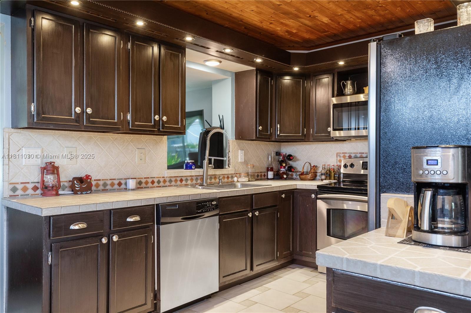 141 NW 72nd Way, Pembroke Pines, Florida image 12