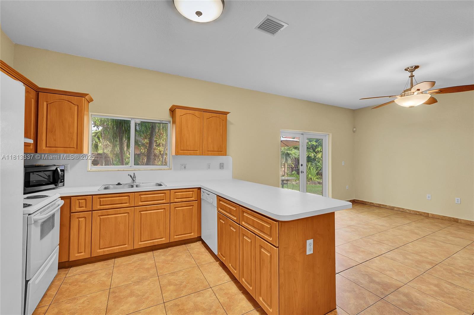 706 SE 13th Ter, Homestead, Florida image 8