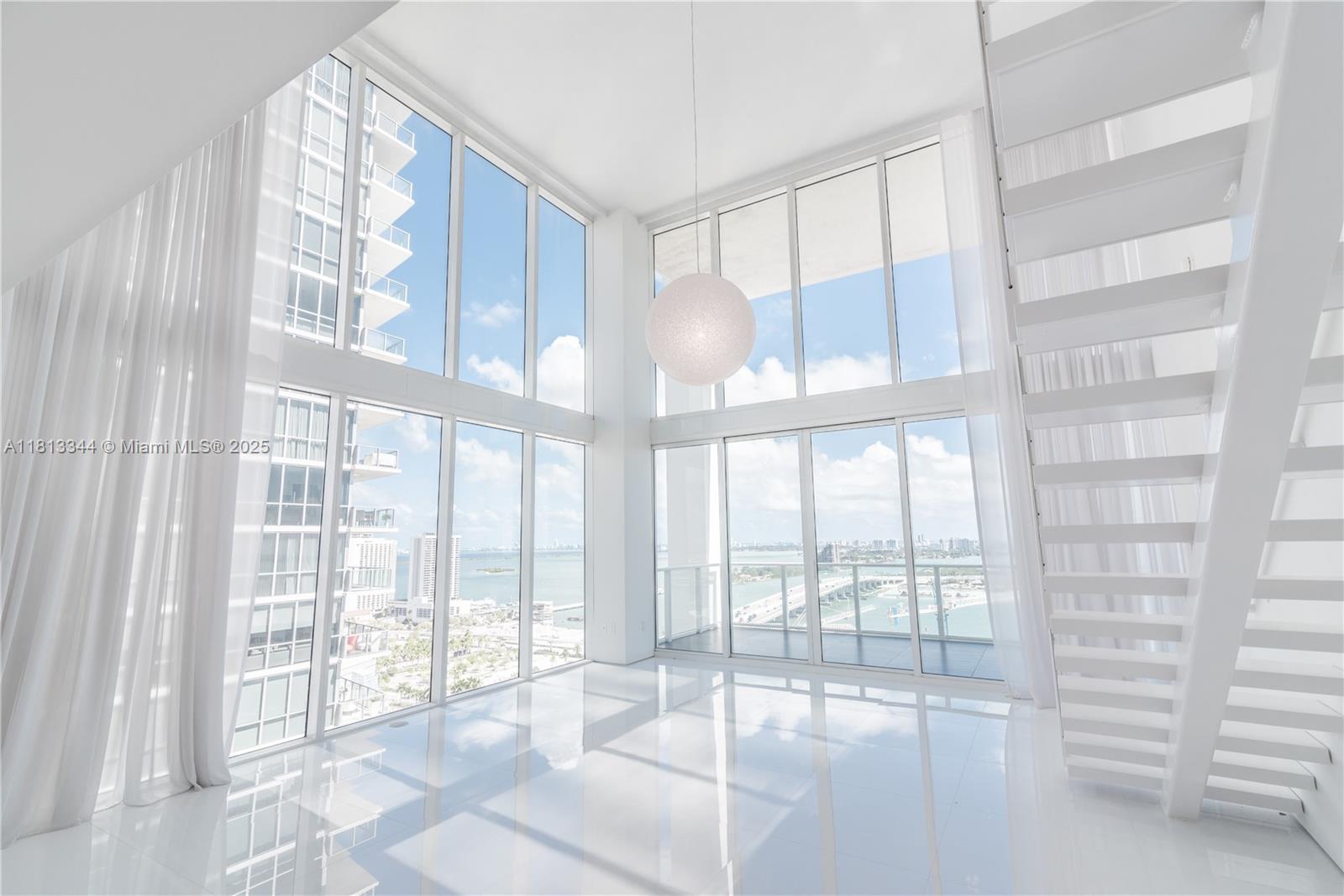 1040 Biscayne Blvd #2504, Miami FL 33132