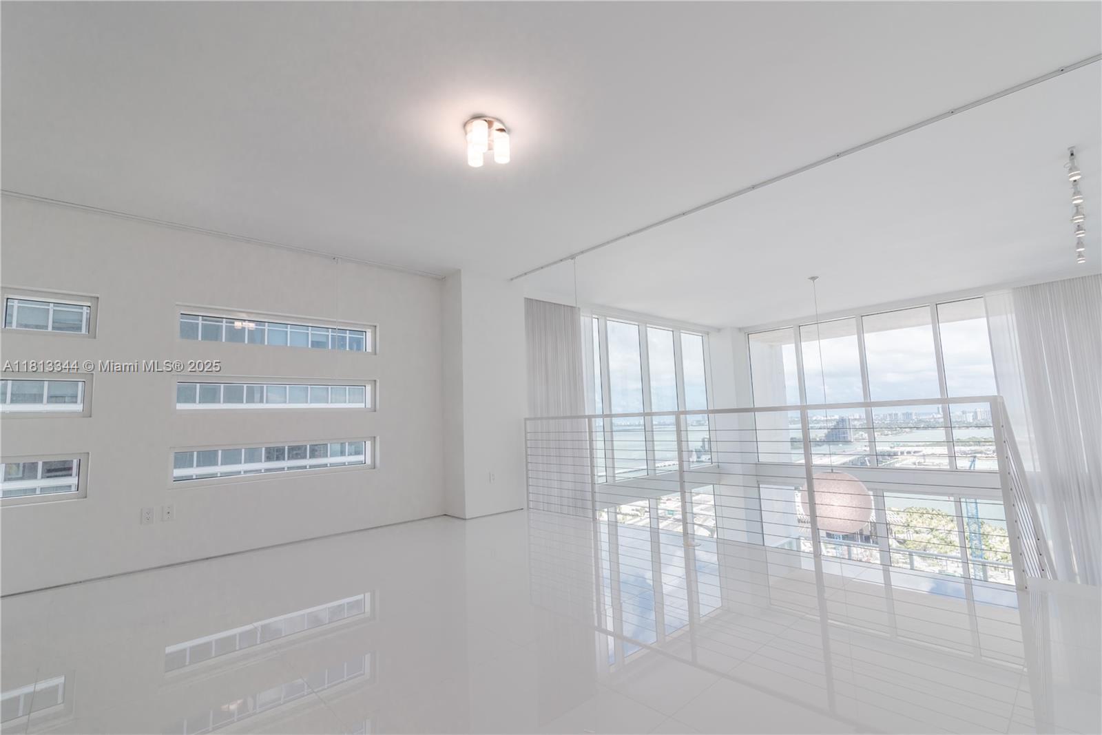 1040 Biscayne Blvd #2504, Miami FL 33132
