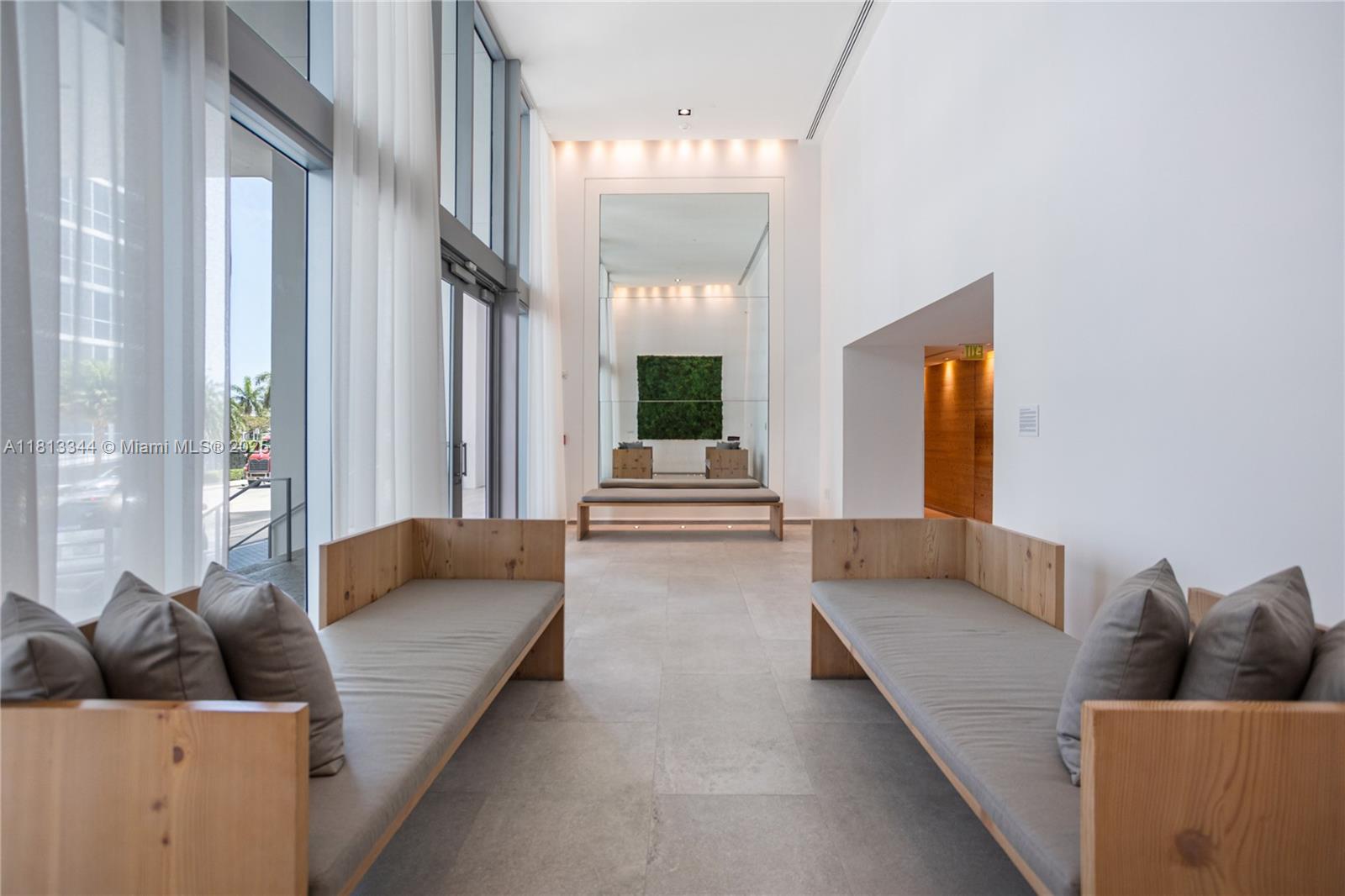 1040 Biscayne Blvd #2504, Miami FL 33132