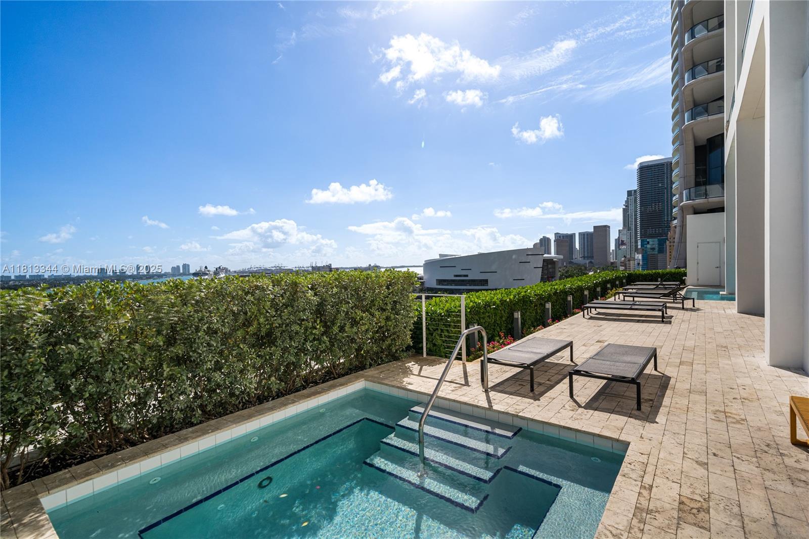 1040 Biscayne Blvd #2504, Miami FL 33132