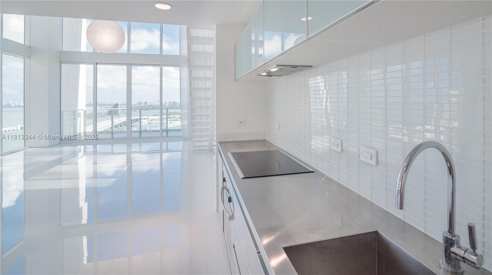 1040 Biscayne Blvd #2504, Miami FL 33132