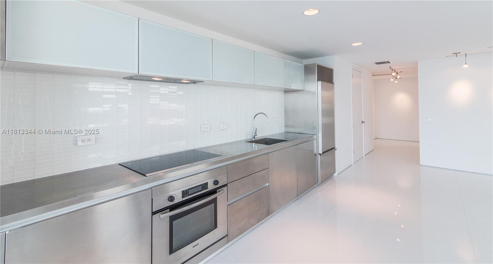1040 Biscayne Blvd #2504, Miami FL 33132