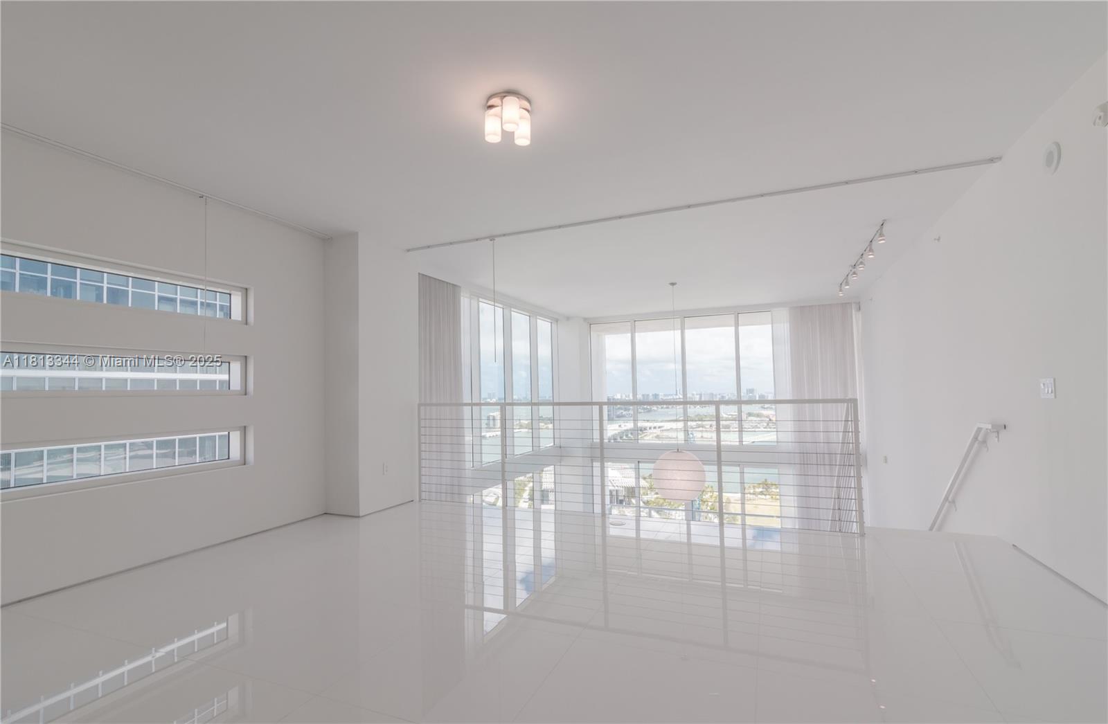 1040 Biscayne Blvd #2504, Miami FL 33132