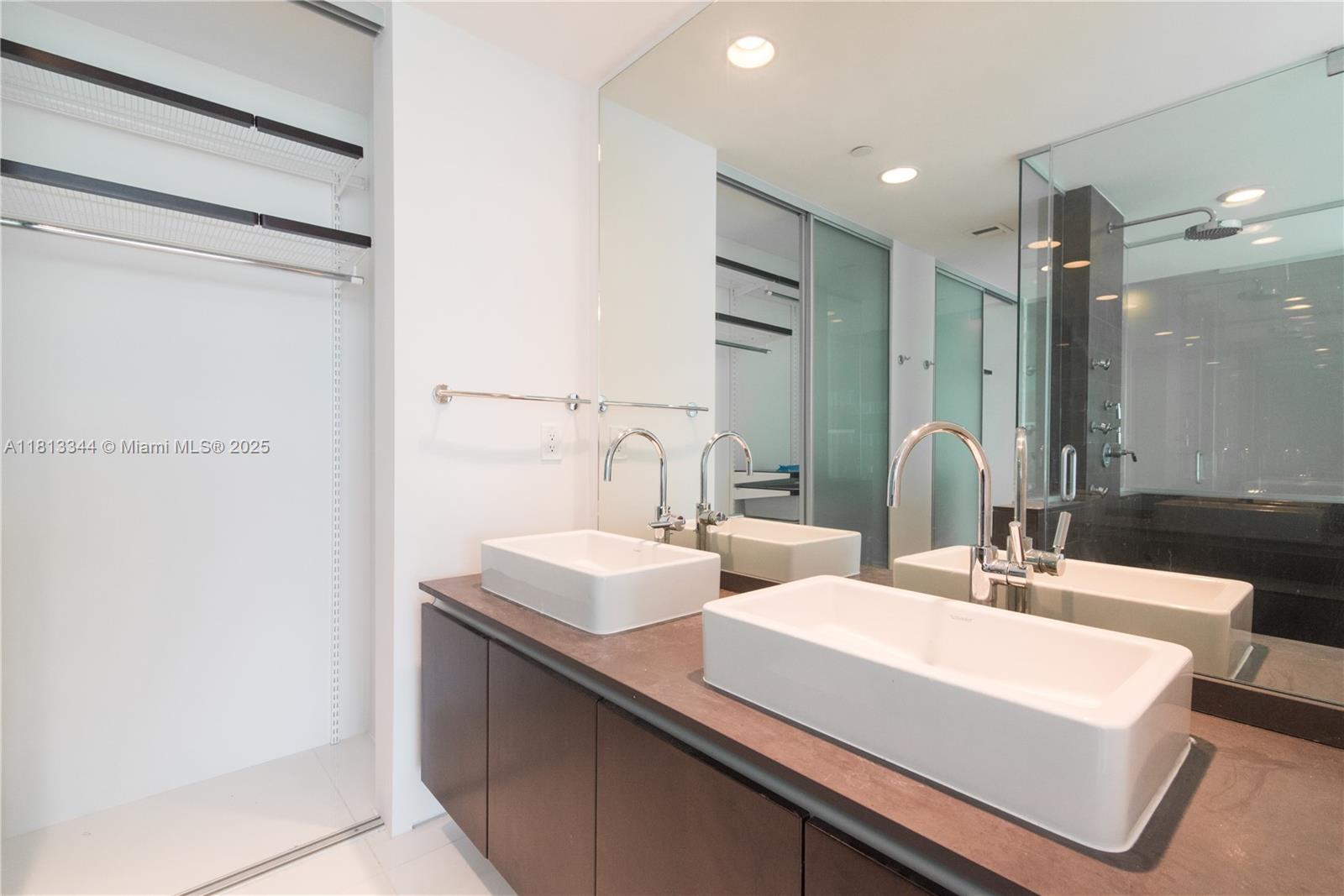 1040 Biscayne Blvd #2504, Miami FL 33132