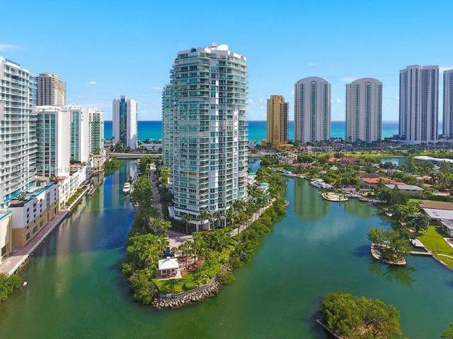 Apartamento para Alugar em Sunny Isles Beach, FL