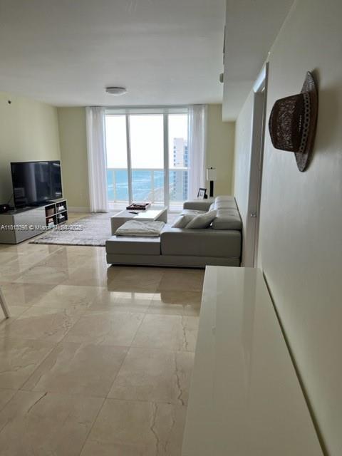 1830 S Ocean Dr #2103, Hallandale Beach, Florida image 8