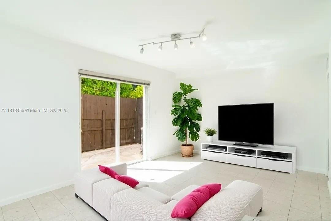 Property photo # 6