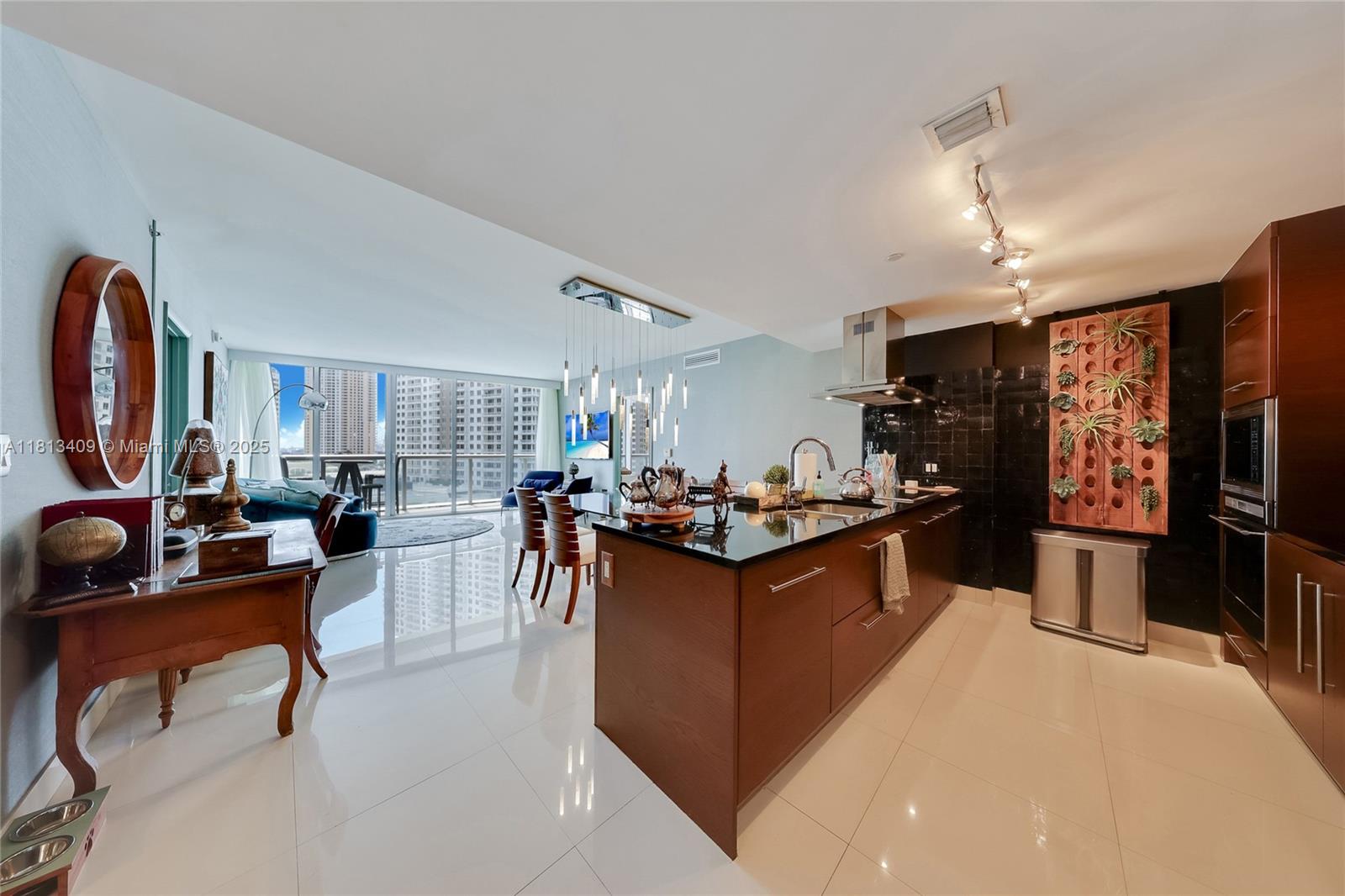 Property photo # 0